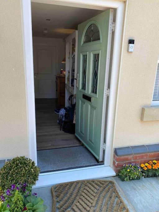 Helens Haven First Floor Apartment Via Stairs Preston  Exterior photo